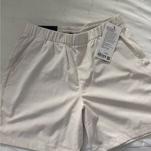 Men’s lululemon ABC WovenAir
Pull-On Short 7"